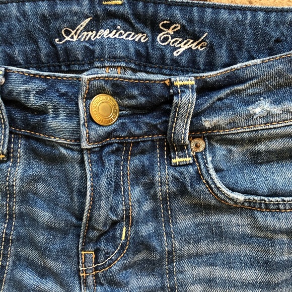 American Eagle Distressed Shorts Size 2 jeans - Picture 4 of 5
